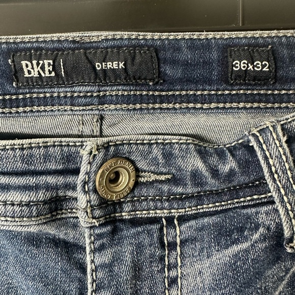 BKE Derek Straight Leg Jeans 36x32 Thick Stitch Blue Denim
Y2K Grunge Everyday - Picture 3 of 5